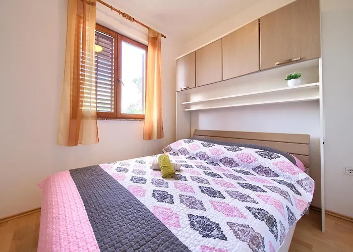 Rasopasno Apartment With Terrace And Private Parking