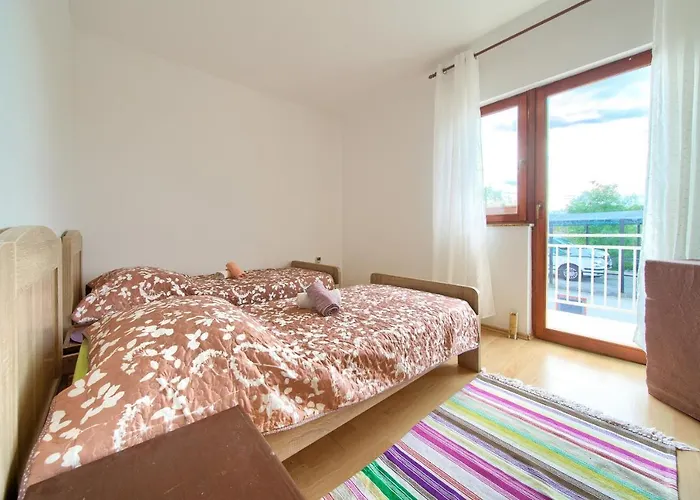 Rasopasno Apartment With Terrace And Private Parking