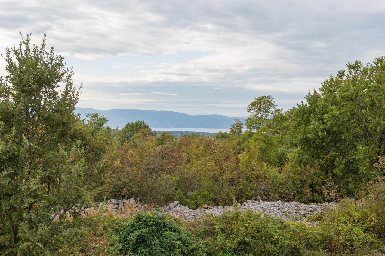 With Terrace And Private Parking Appartamento Rasopasno