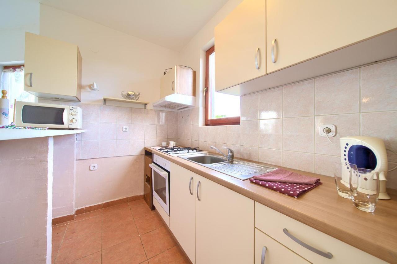 With Terrace And Private Parking * Rasopasno
